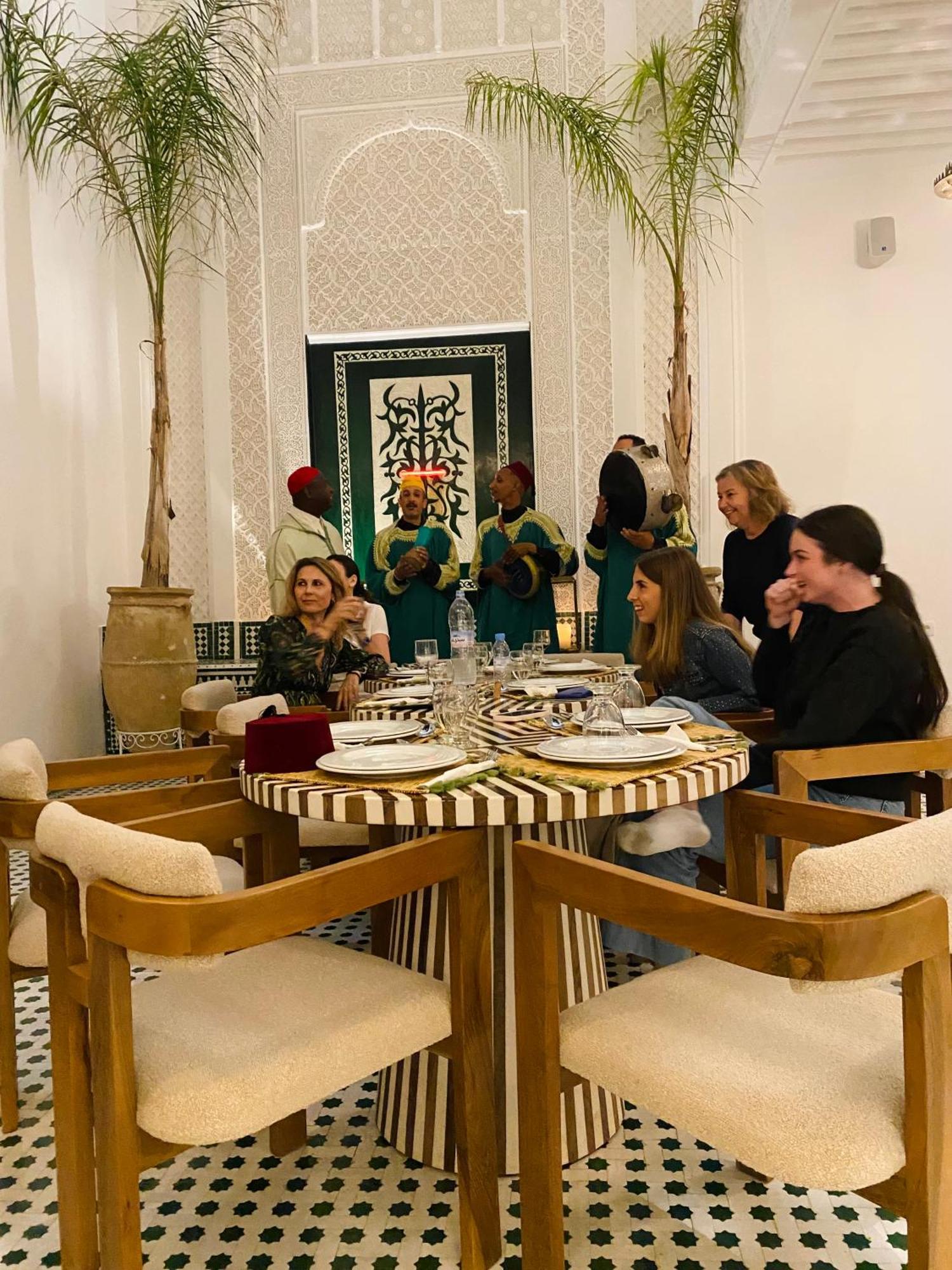 Dar Al-famila Hamam & *